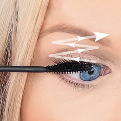 Move the wand upwards using a zig-zag motion